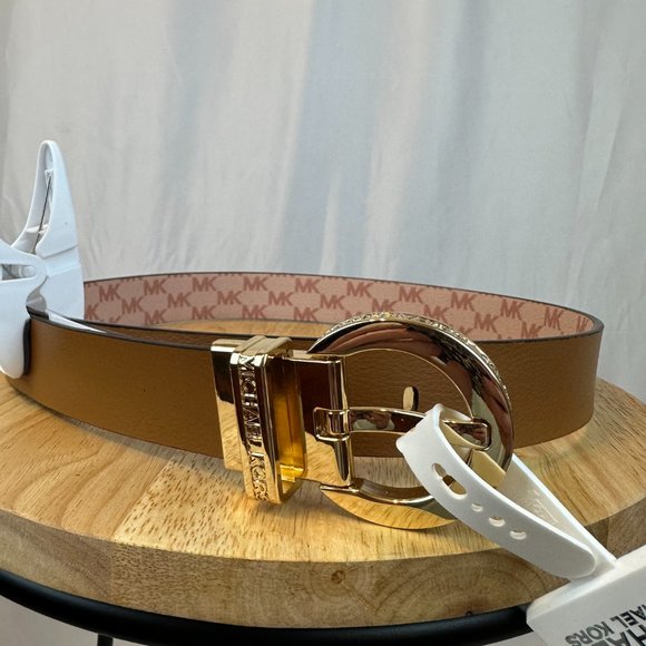 ✨NWT - Michael Kors - REVERSIBLE Belt with Name on Buckle, Size M.✨ - Picture 1 of 4
